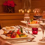 Ξενοδοχείο Hotel Holiday 3*