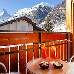 Ξενοδοχείο Hotel Holiday 3*