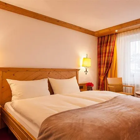 Отель Hotel Holiday Церматт