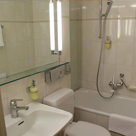 Отель Hotel Holiday 3*