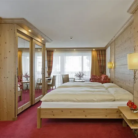 Hotel Holiday Церматт