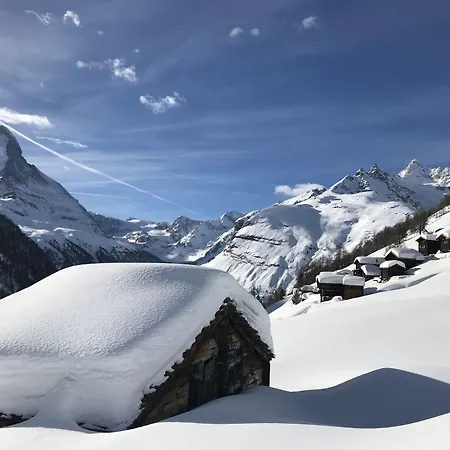 홀리데이 호텔 3*