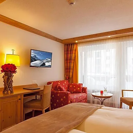 Hotel Holiday 3*