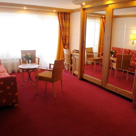 Hotel Holiday Отель
