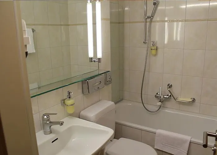 Otel Hotel Holiday 3*