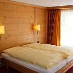 Hotel Holiday 3*