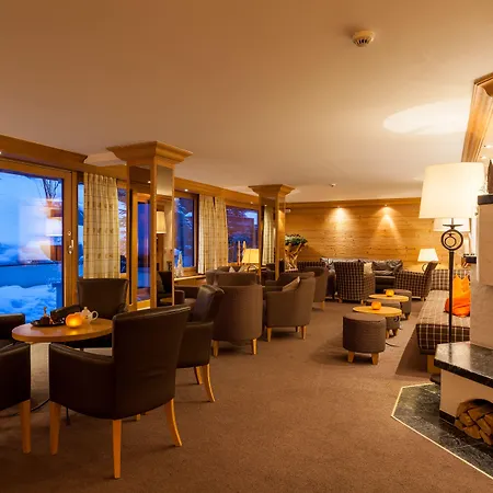 Ξενοδοχείο Hotel Holiday 3*