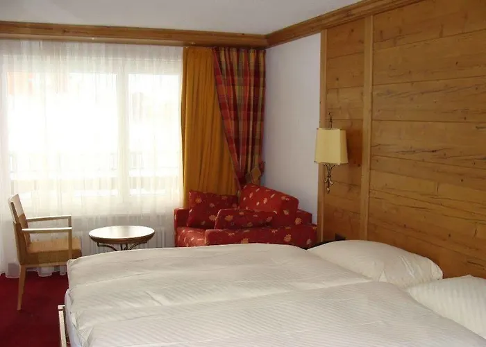 Hotell Hotel Holiday